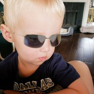 Meet your Posher, Farrah